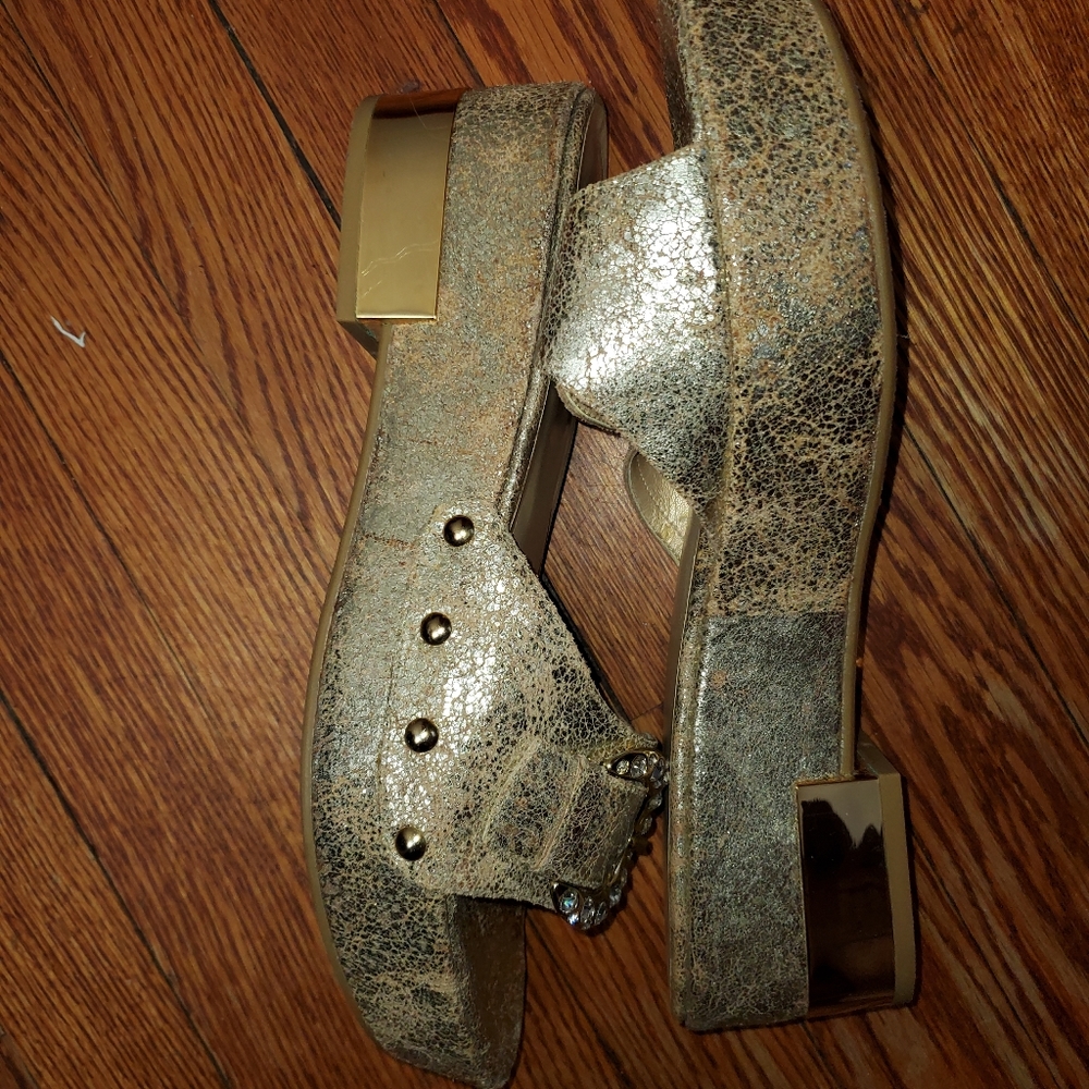 Stuart Weitzman Gold Clogs 9.5 - Picture 3 of 4